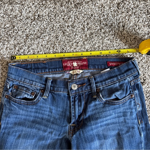 Lucky Brand Sweet Crop Straight Jeans Women 2/26 Denim Mid Rise Classic Fit - Picture 10 of 12